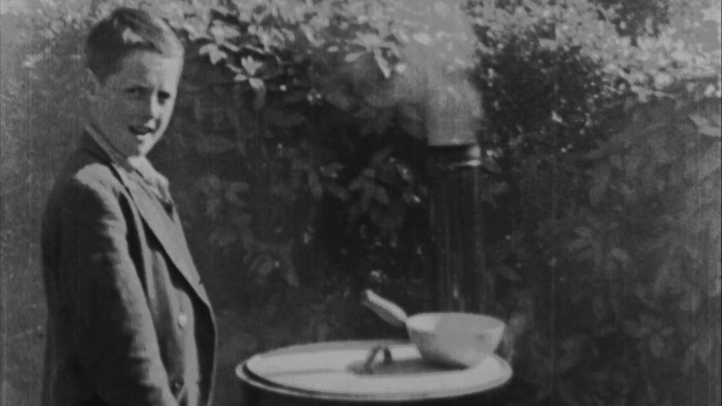 Wartime meals-on-wheels and some rare snapshots of the bomb-damaged Georgian terraces of Dix's Field, Exeter.