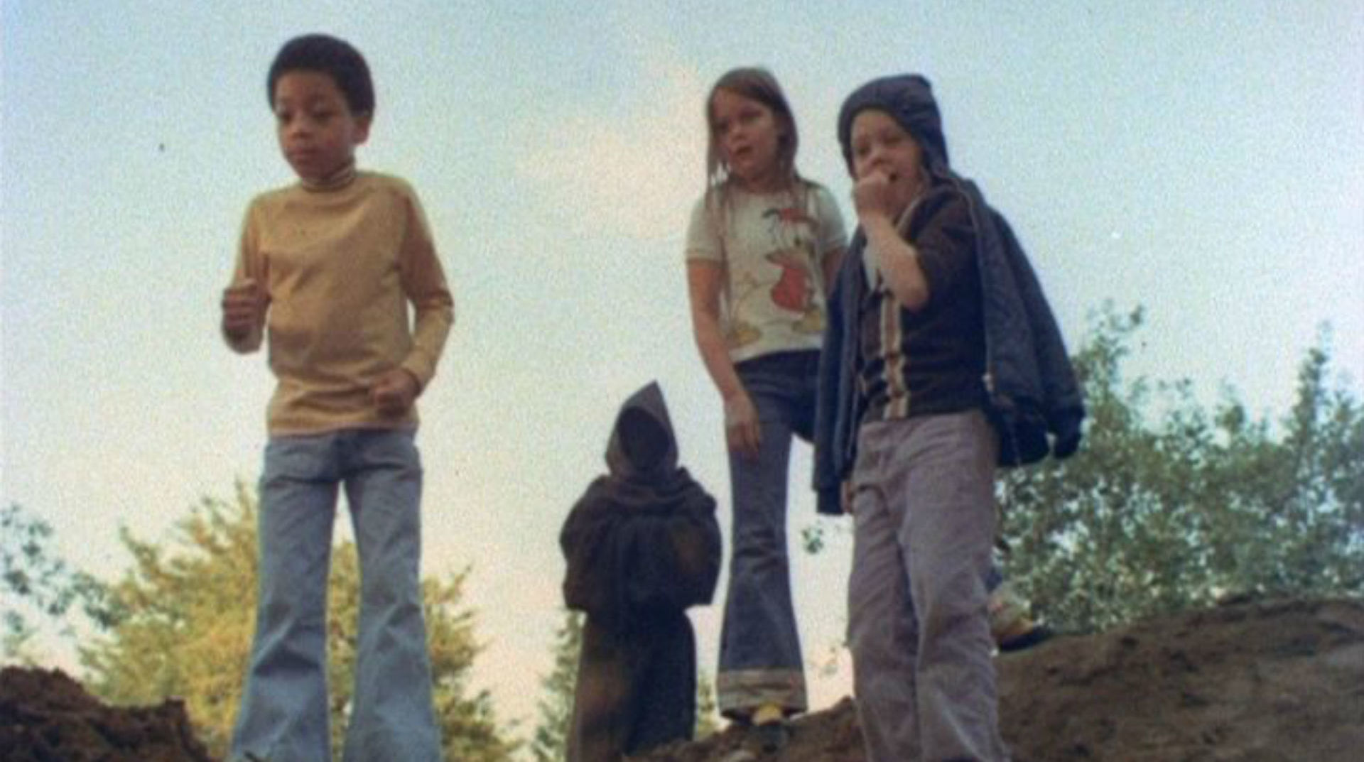 Terrifying public information film presenting the horrific consequences of playing in or near rivers, ponds and other water hazards. 