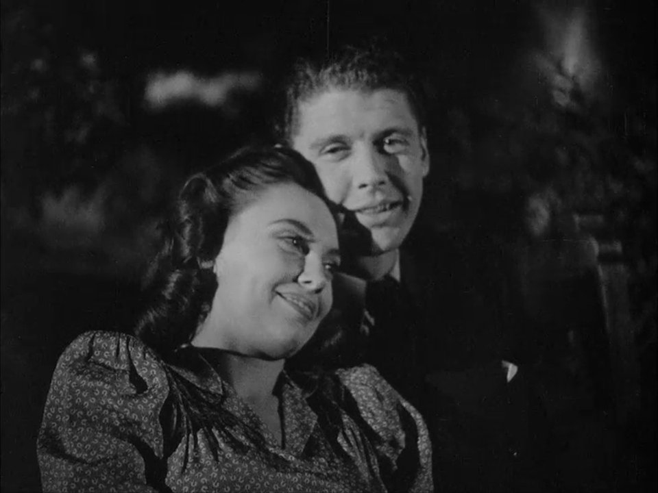 A holiday romance between a miner and a secretary blossoms in Ramsgate
