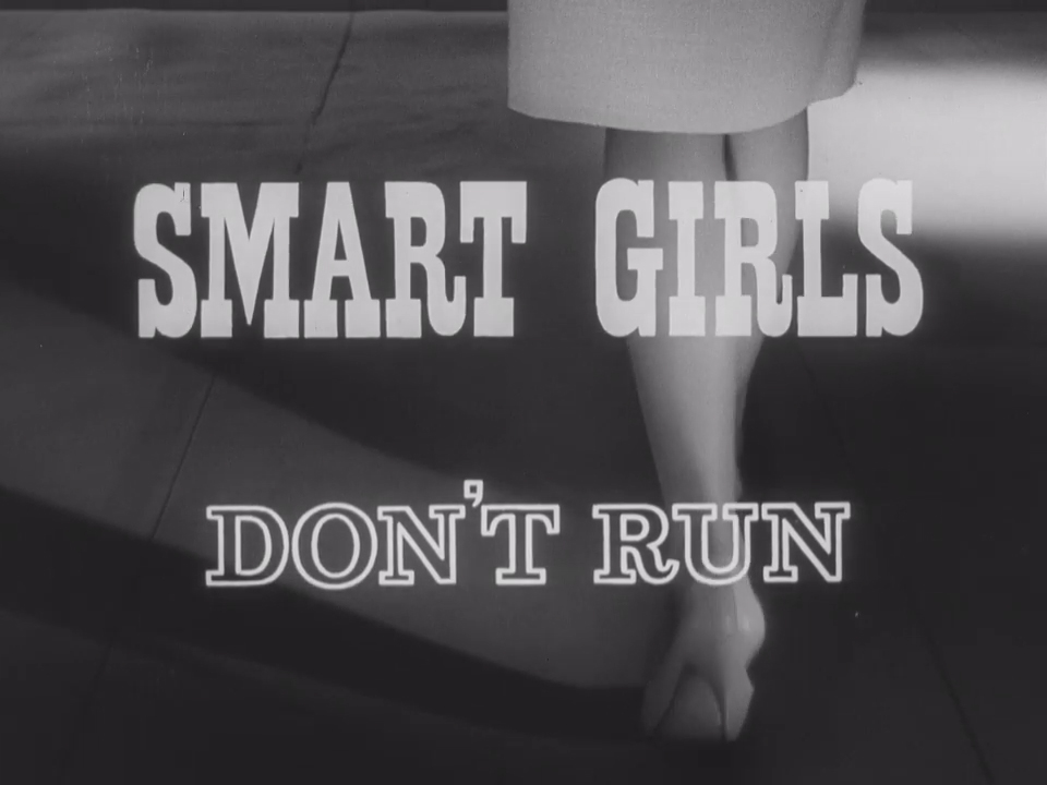 Pex 'No-Run' nylons, the new innovation for 'smart girls'.
