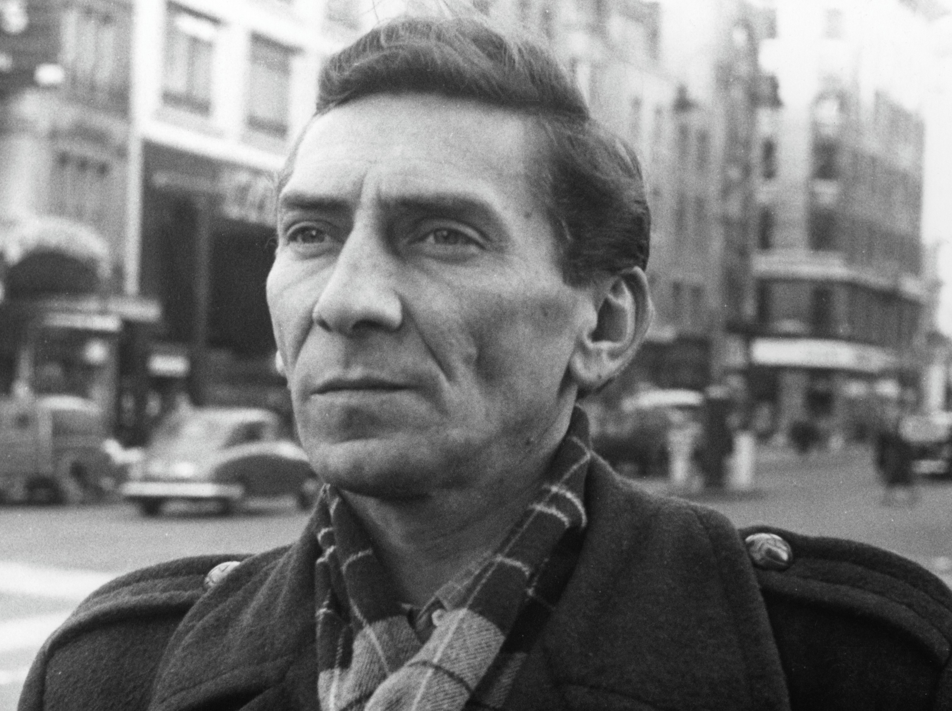A Hungarian refugee attempts to navigate 1950s London with no English, little money and only an address on a postcard for guidance.