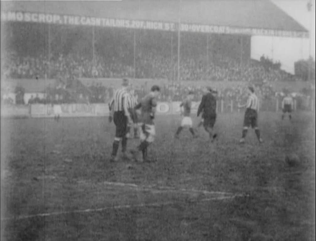 A hard-fought North East derby in the Edwardian First Division.
