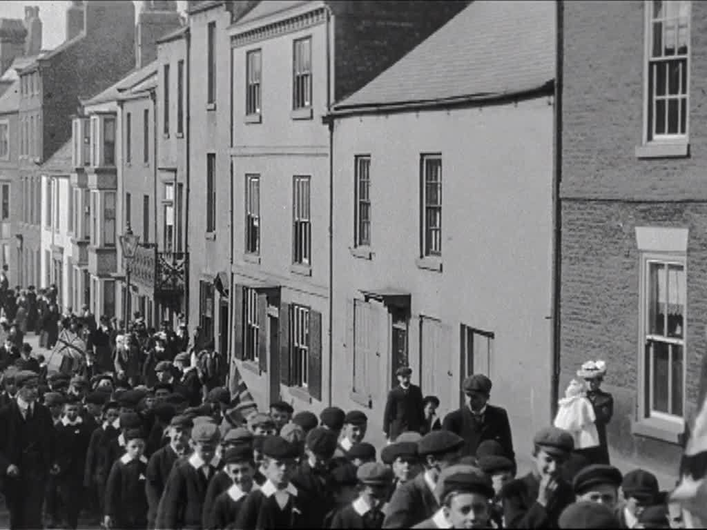 Thousands march up Old Elvet in Durham to mark the Coronation of Edward VII.